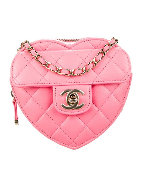 chanel cc in love heart bag